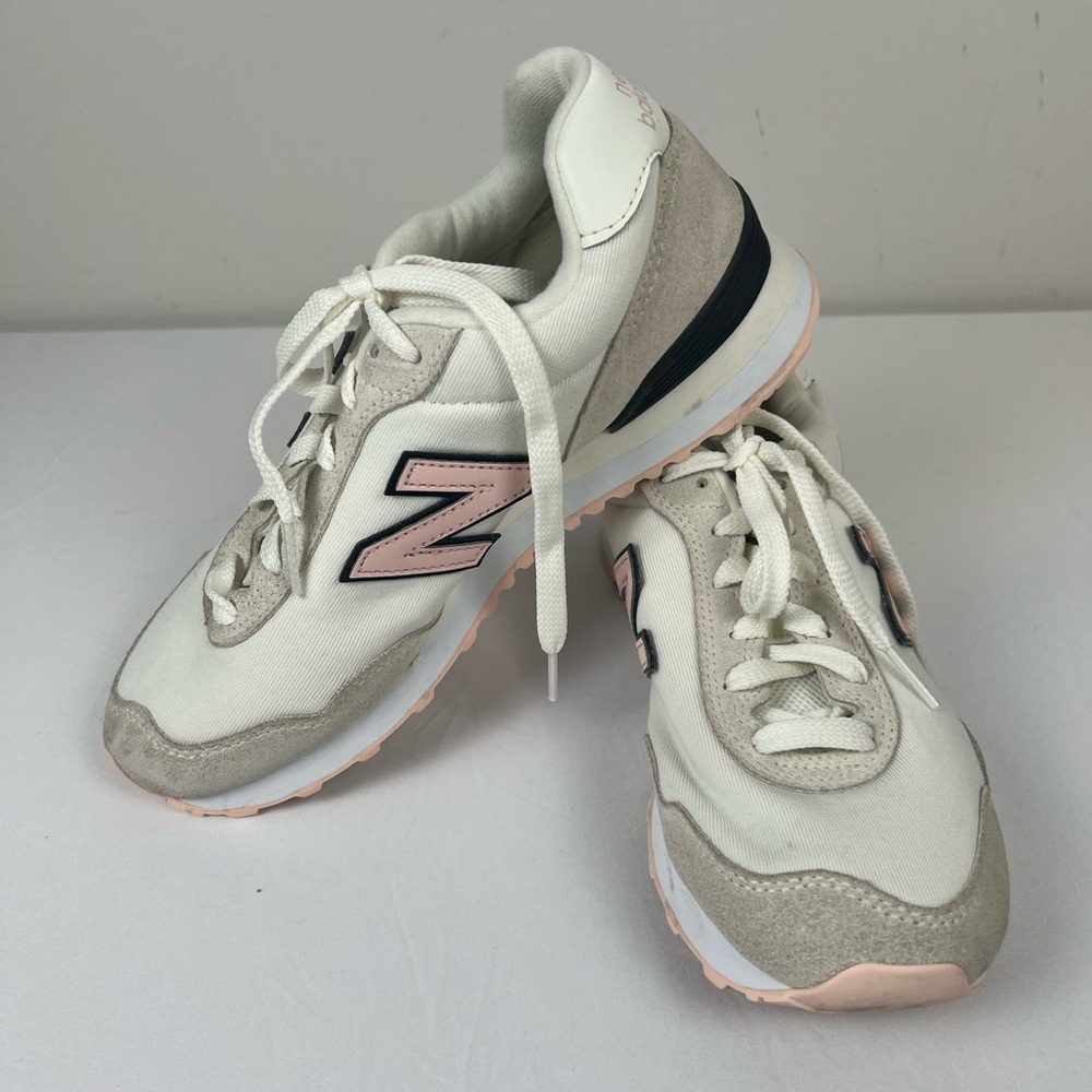 New Balance 527 Women’s Gym shoes Size 7.5 Pink / White